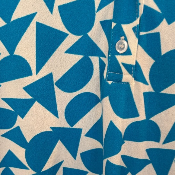 NWOT Blue and White Geometric Print Blouse - Picture 3 of 3